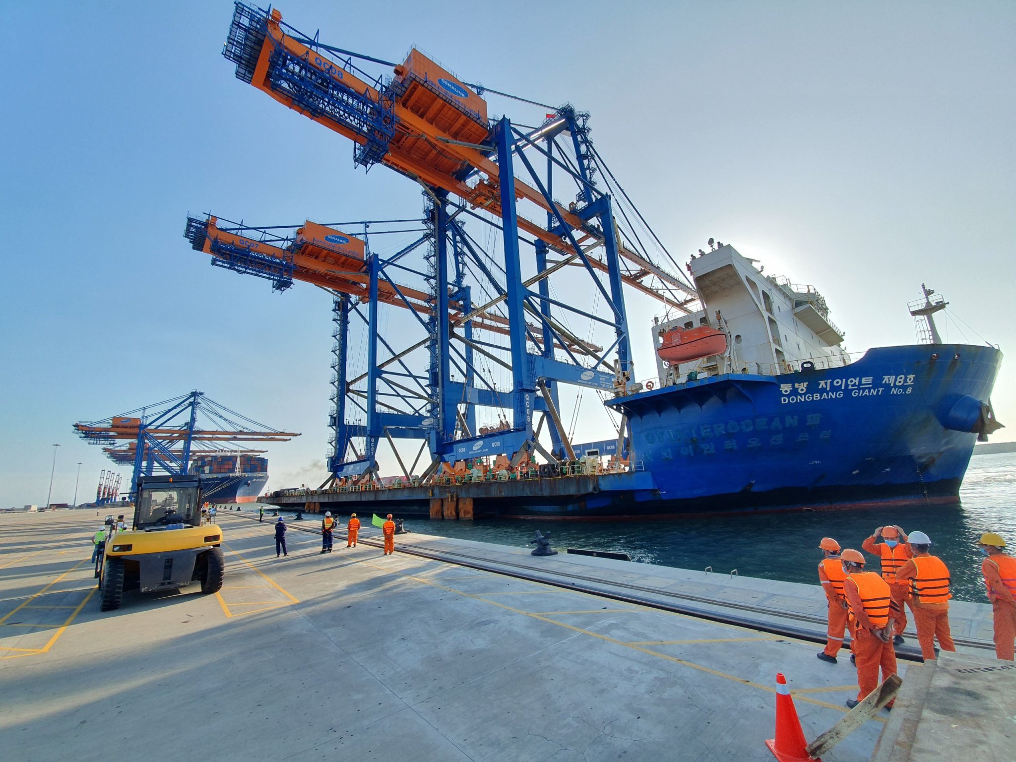 Gemalink receives two more super-sized STS shore cranes